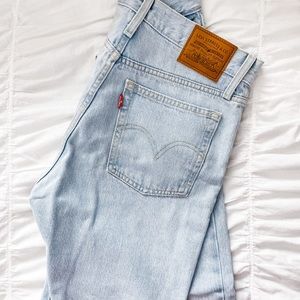 Levi Womens Jeans